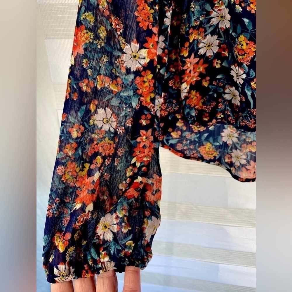 👚 Mossimo Floral Blouse Wrap Style Semi Sheer Long Sleeve Top size  Medium - Picture 5 of 9